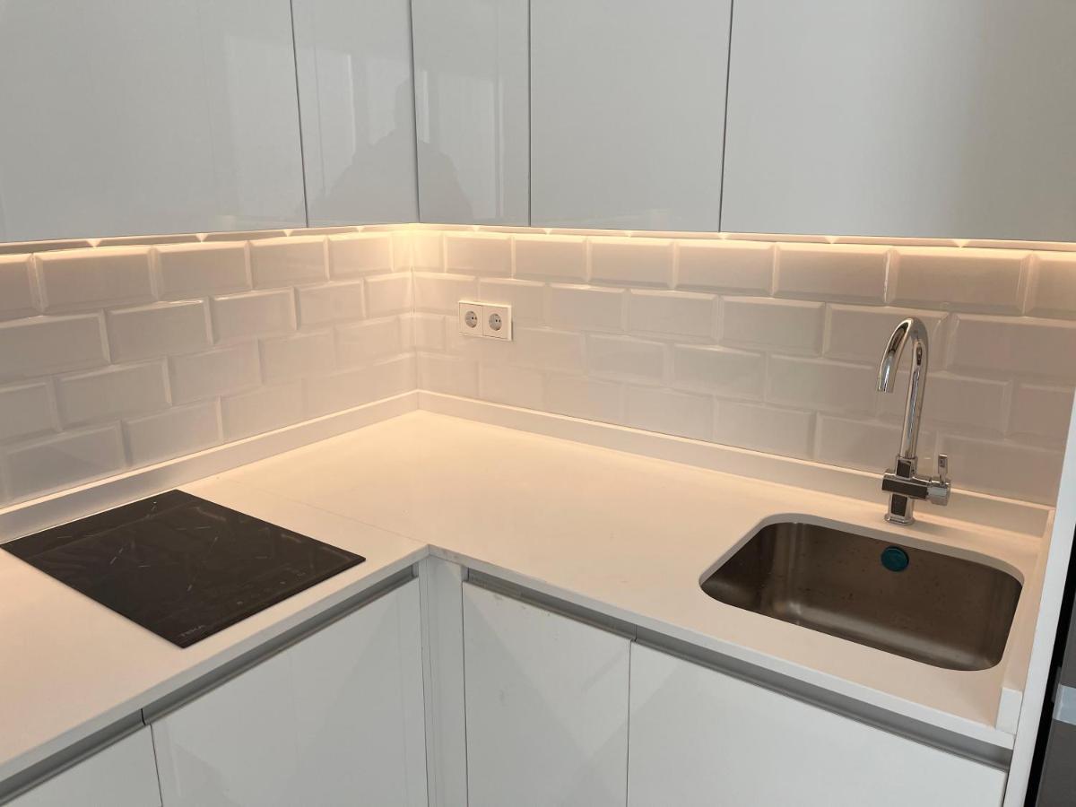 Bernabeu/ C.Universitaria Apartments Madrid Luaran gambar