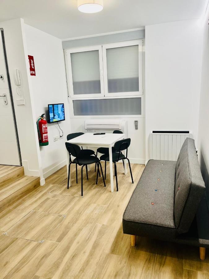Bernabeu/ C.Universitaria Apartments Madrid Luaran gambar